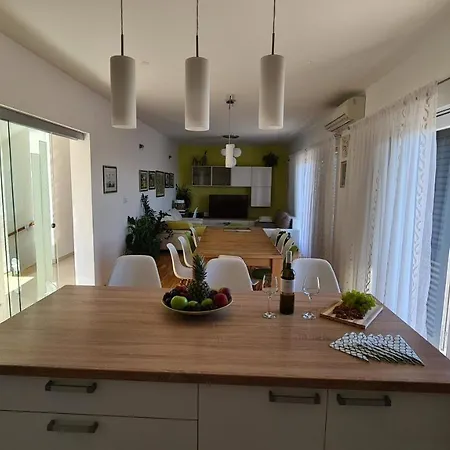 Vila Luxury Ana With Private Pool And Sea View Kaštela
