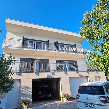 Vila Luxury Ana With Private Pool And Sea View Kaštela